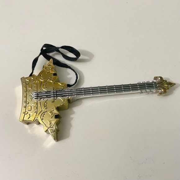 Bratz Really Rock Yasmin Pop Princess Doll Guitar Musical Instrument Accessory - Picture 10 of 11